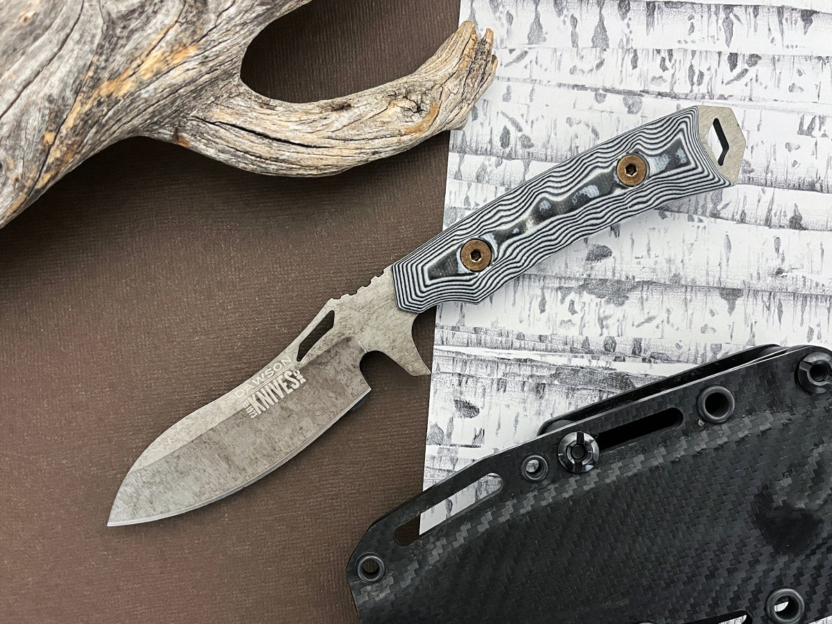 WHITE + BLACK G10